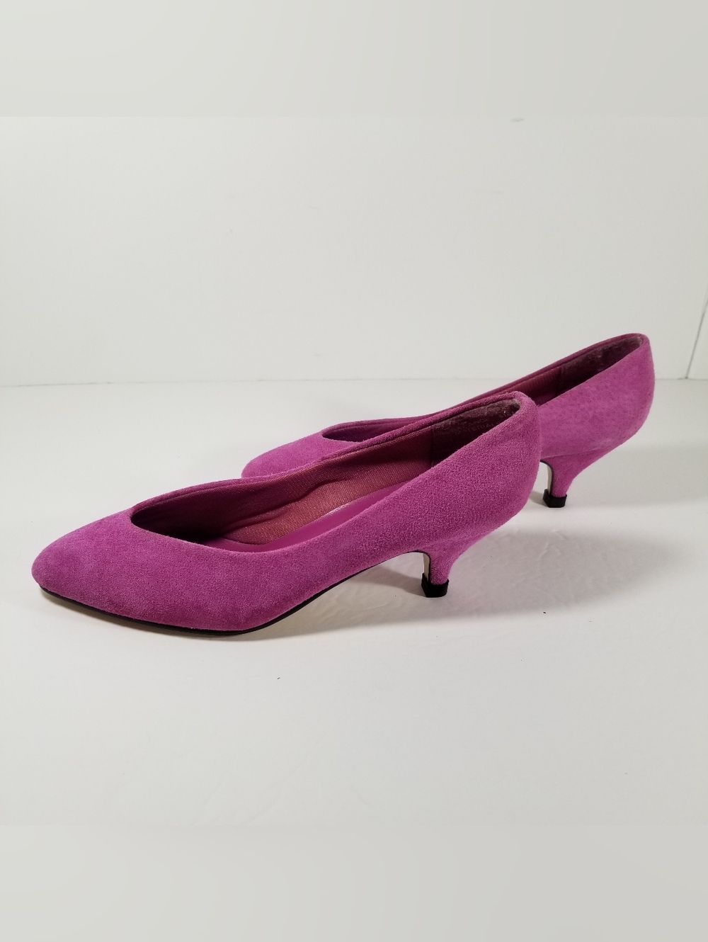Leather Craft Sue Purple Suede Pointed Toe Kitten Heel Pumps Women's Size 6